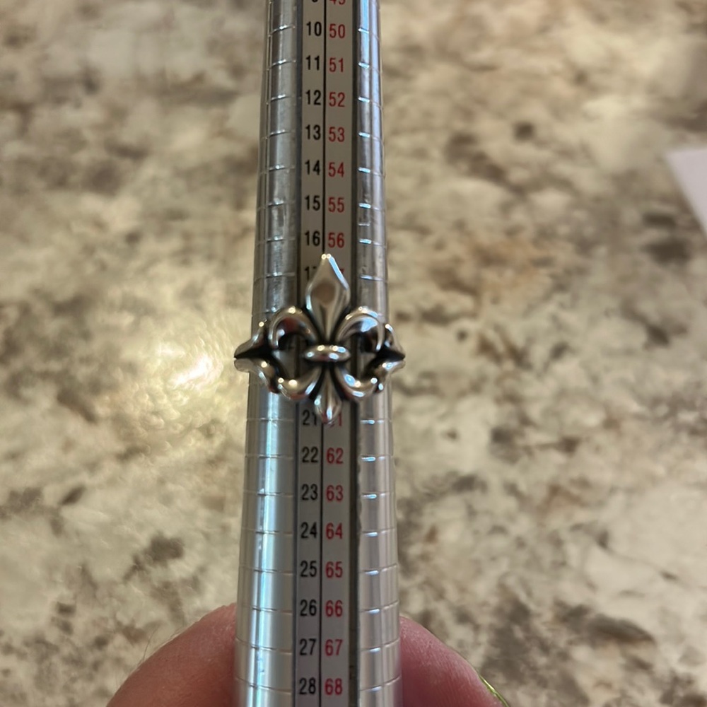 Retired James Avery Fleur de lis ring sz 9